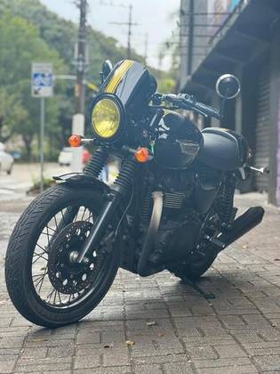 TRIUMPH THRUXTON 